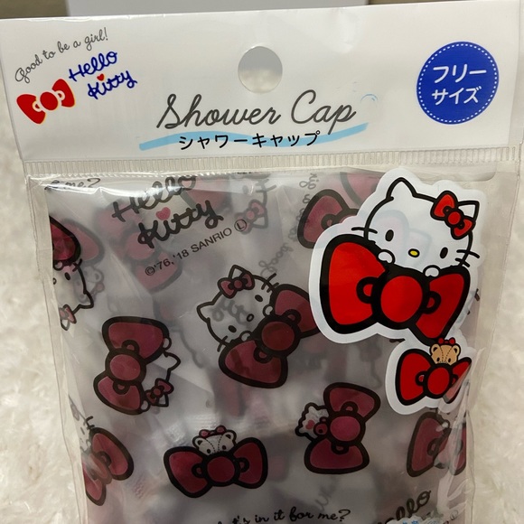 Hello Kitty Shower Cap - Picture 2 of 3